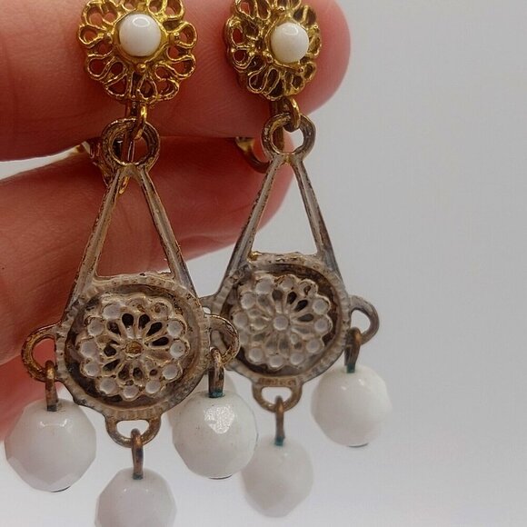 Vintage DANGLING White CHANDELIER EARRINGS Clip On Estate - Picture 1 of 6